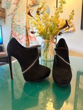 Alaia Zipper Booties